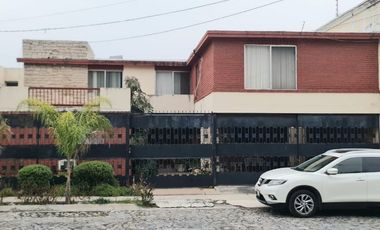 CASA EN RENTA, CONTRY - COLONIAL LA SILLA