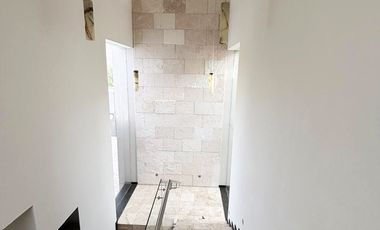 CASA RESIDENCIAL EN RENTA EN EL CLUB Y DENTRO DEL CAMPO DE GOLF TRES MARIAS