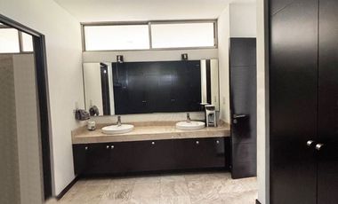 CASA RESIDENCIAL EN RENTA EN EL CLUB Y DENTRO DEL CAMPO DE GOLF TRES MARIAS