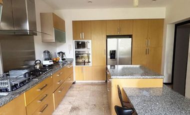 CASA RESIDENCIAL EN RENTA EN EL CLUB Y DENTRO DEL CAMPO DE GOLF TRES MARIAS