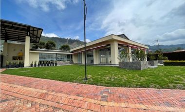 Véndenos hermosa casa en Cajicá