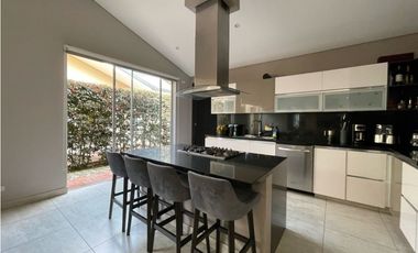 Véndenos hermosa casa en Cajicá