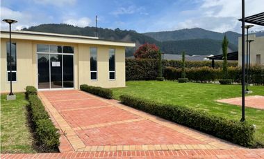 Véndenos hermosa casa en Cajicá