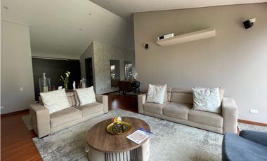 Véndenos hermosa casa en Cajicá