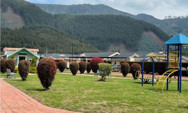 Véndenos hermosa casa en Cajicá