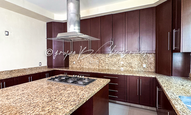 CASA EN RENTA  JARDIN REAL