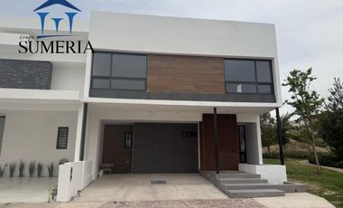 SE VENDE CASA EN ALTOZANO EN ESQUINA