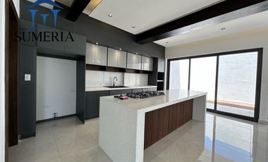 SE VENDE CASA EN ALTOZANO EN ESQUINA
