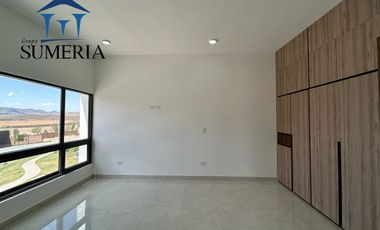 SE VENDE CASA EN ALTOZANO EN ESQUINA