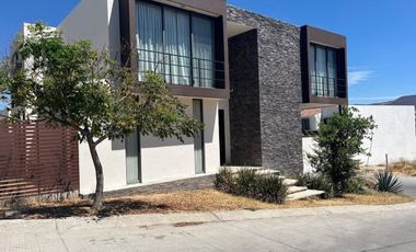 CASA EN RENTA EN LOMAS DEL MOLINO II, LEÓN GUANAJUATO