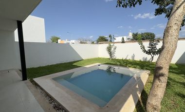 Casa en venta Nueva en privada, Amueblada y equipada en Conkal Yucatán