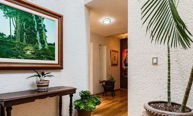 EN VENTA CASA CON SEGURIDAD EN BOSQUES DE LAS LOMAS