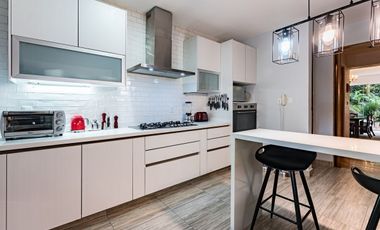 EN VENTA CASA CON SEGURIDAD EN BOSQUES DE LAS LOMAS