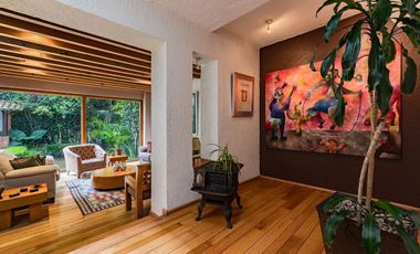 EN VENTA CASA CON SEGURIDAD EN BOSQUES DE LAS LOMAS