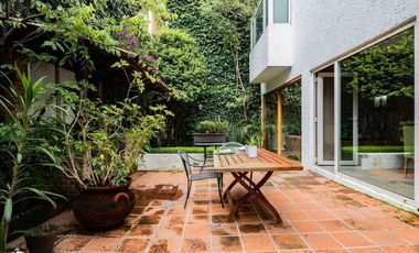 EN VENTA CASA CON SEGURIDAD EN BOSQUES DE LAS LOMAS