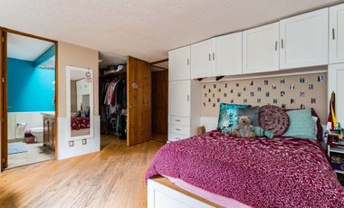 EN VENTA CASA CON SEGURIDAD EN BOSQUES DE LAS LOMAS