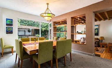 EN VENTA CASA CON SEGURIDAD EN BOSQUES DE LAS LOMAS