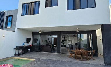 Entrega Inmediata| 3 recámaras| Alberca| Dentro de privada