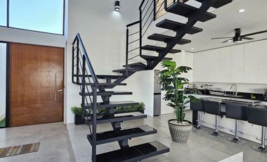 Entrega Inmediata| 3 recámaras| Alberca| Dentro de privada