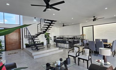 Entrega Inmediata| 3 recámaras| Alberca| Dentro de privada