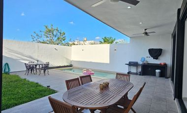 Entrega Inmediata| 3 recámaras| Alberca| Dentro de privada