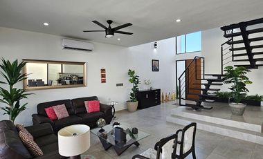 Entrega Inmediata| 3 recámaras| Alberca| Dentro de privada