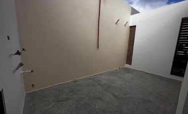 Casa en 3 niveles frente a gran parque en zona norte