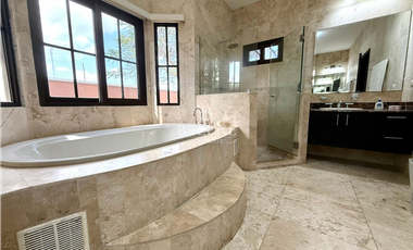 VENTA EN CASA EN SUNSET COAST - COSTA SUR (-10)
