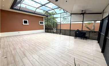 VENTA EN CASA EN SUNSET COAST - COSTA SUR (-10)