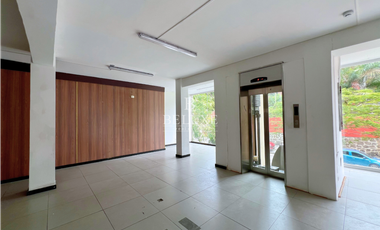 ALQUILER DE EDIFICIO COMPLETO O POR PLANTAS EN CALLE URUGUAY (8)