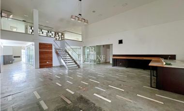 ALQUILER DE EDIFICIO COMPLETO O POR PLANTAS EN CALLE URUGUAY (8)