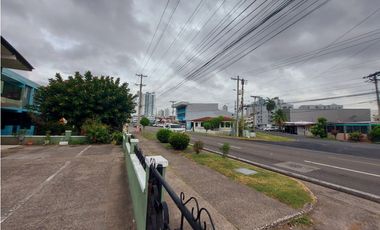 VENTA DE TERRENO+RESIDENCIAL VIA PRINCIPAL DE PARQUE LEFEVRE