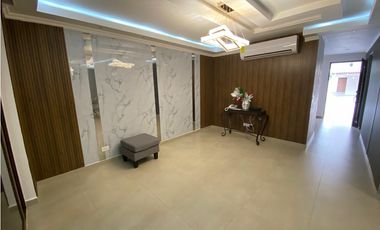 BRISAS DEL GOLF / PH GARDENIAS / 248M2 / 3 HABITACIONES