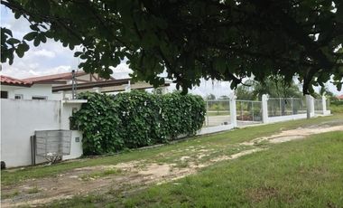 Venta de Terreno en Punta Barco - Complejo privado 