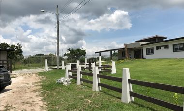 Venta de Terreno en Punta Barco - Complejo privado 