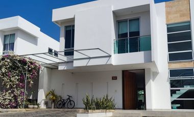 CASA EN ARRIENDO EN  PRADOS  DE  PICACHO |9068