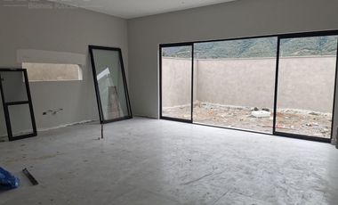 Casa en venta en Santiago N.L. zona Los Rodriguez
