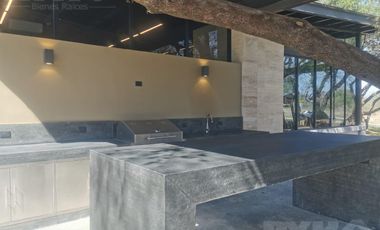 Casa en venta en Nuevo Santiago, Fraccionamiento cerca de Cielo Mágico y SMP.