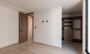 Casa en  venta en Lomas de Angelopolis con 4 recamaras y jardín