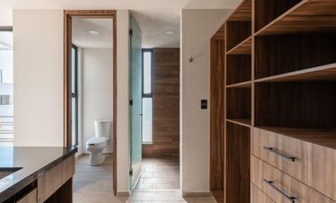 Casa en  venta en Lomas de Angelopolis con 4 recamaras y jardín