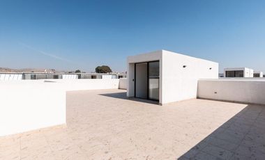 Casa en  venta en Lomas de Angelopolis con 4 recamaras y jardín