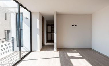 Casa en  venta en Lomas de Angelopolis con 4 recamaras y jardín