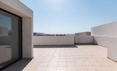 Casa en  venta en Lomas de Angelopolis con 4 recamaras y jardín