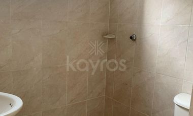 Apartamento en 2do Piso: 2 habitaciones, zona de labores y Alta Valorización