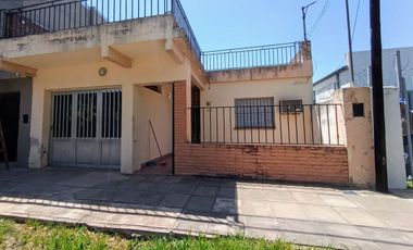 CASA CON PATIO GUADALUPE OESTE