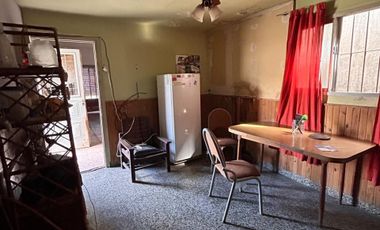 CASA EN VENTA EN PEHUAJÓ A REFACCIONAR
