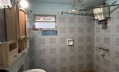 CASA EN VENTA EN PEHUAJÓ A REFACCIONAR
