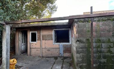 CASA EN VENTA EN PEHUAJÓ A REFACCIONAR