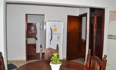 CASA 5 AMB VENTA CLAYPOLE CON QUINCHO Y COCHERA