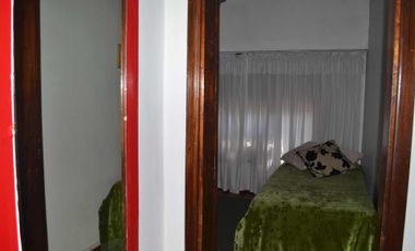 CASA 5 AMB VENTA CLAYPOLE CON QUINCHO Y COCHERA